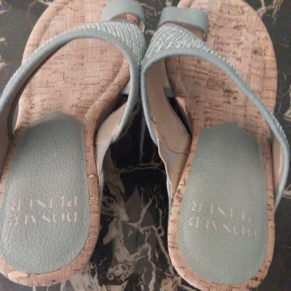 Donald Pliner - Picture 8 of 8